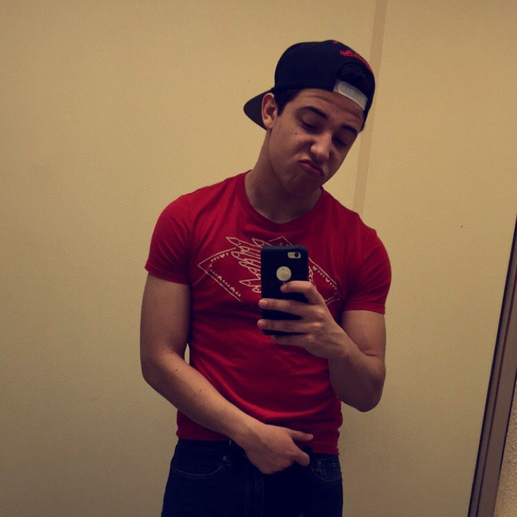 Luke from Candia | Man | 21 years old