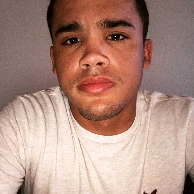 Jackson from Burbank | Man | 19 years old