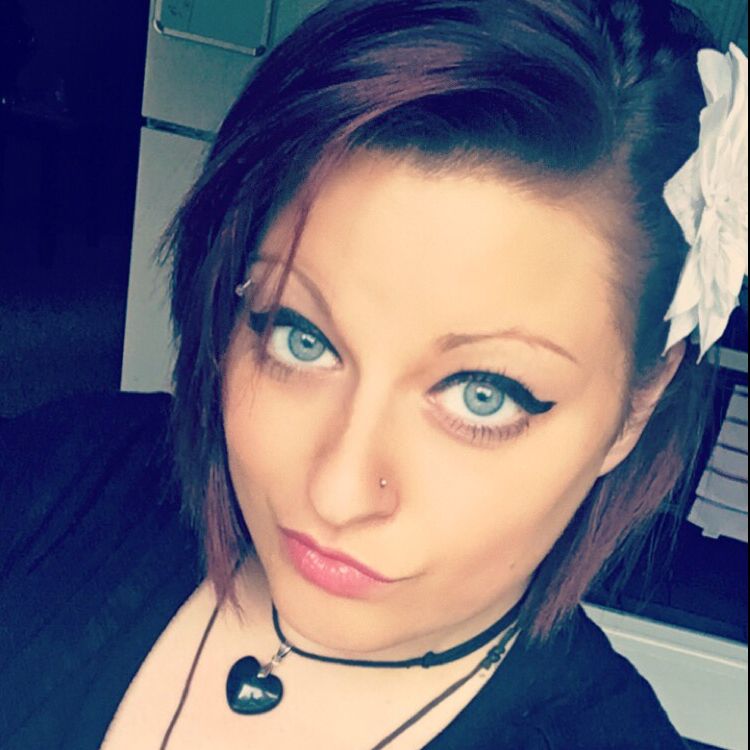Chloe from Alsip | Woman | 30 years old