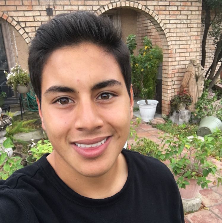 Julian from Union City | Man | 21 years old