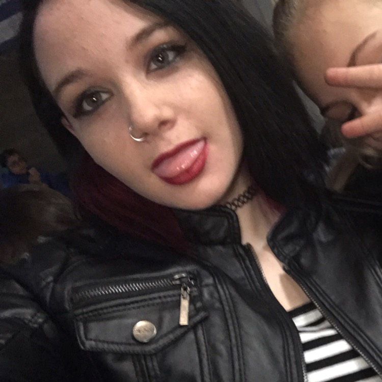 Leah from Middletown | Woman | 21 years old