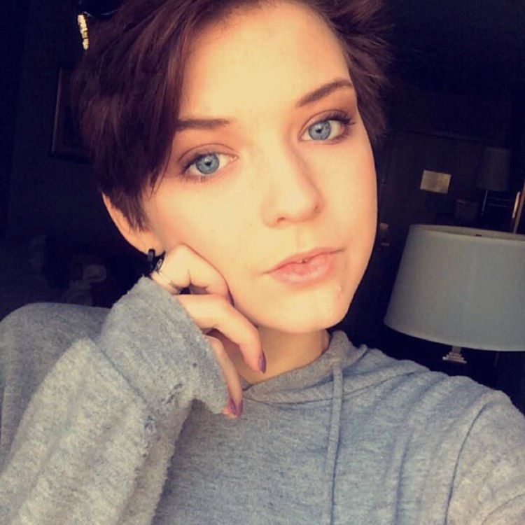 Adalyn from Midland | Woman | 20 years old