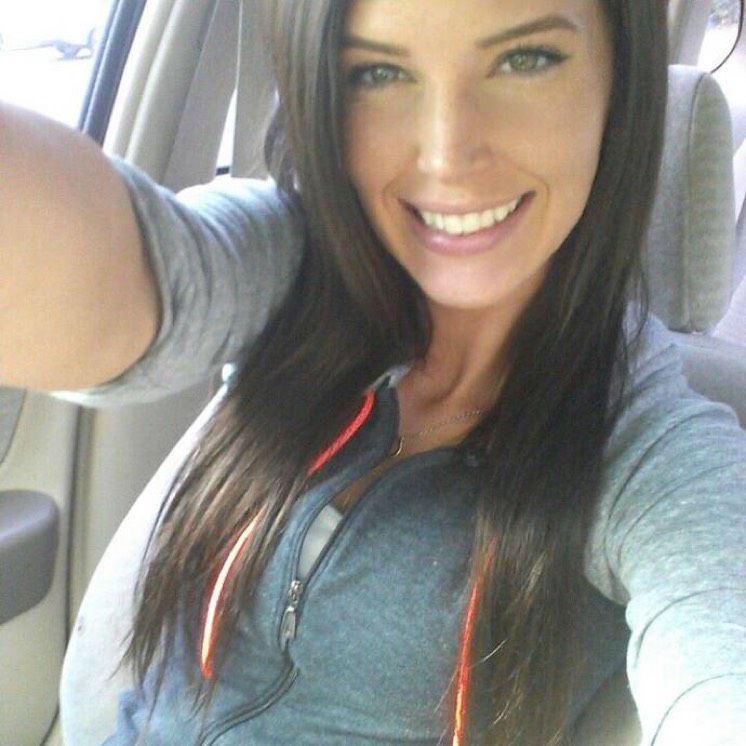 Emily from Mukilteo | Woman | 19 years old