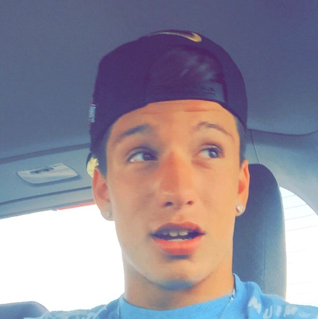 Grayson from St. Clair Shores | Man | 21 years old