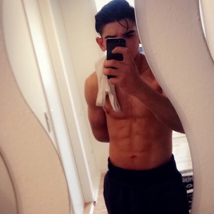 Gabriel from Connersville | Man | 21 years old