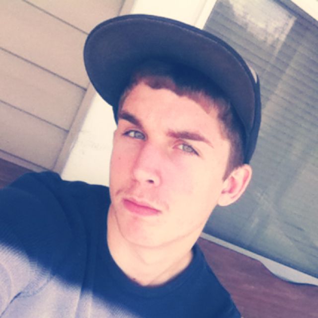 Carter from Itasca | Man | 21 years old