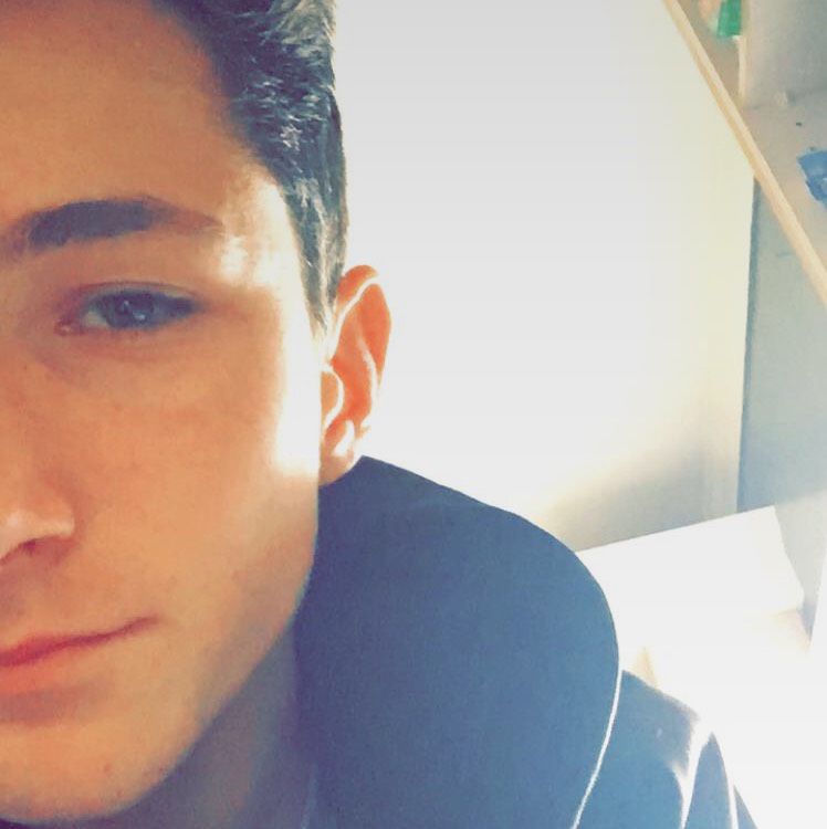 Mateo from Tysons | Man | 19 years old
