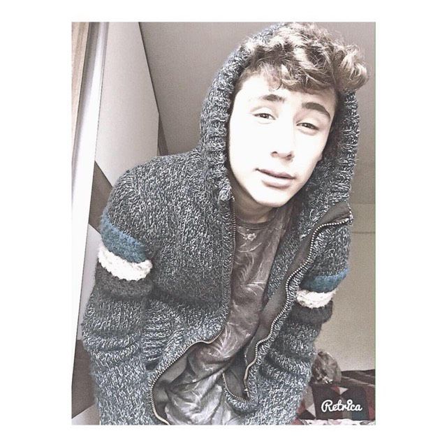 Cameron from Vestal | Man | 19 years old