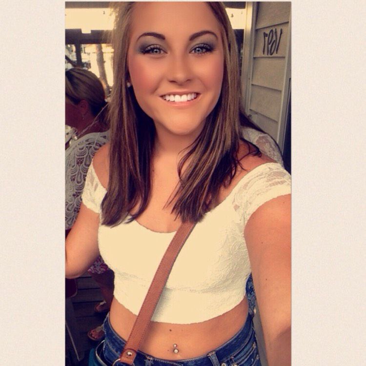 Zoe from Indian Trail | Woman | 21 years old