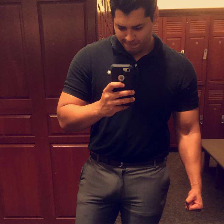 Julian from Middletown | Man | 23 years old