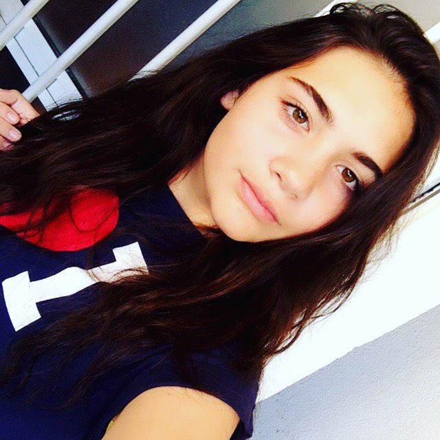 Ava from New York City | Woman | 19 years old