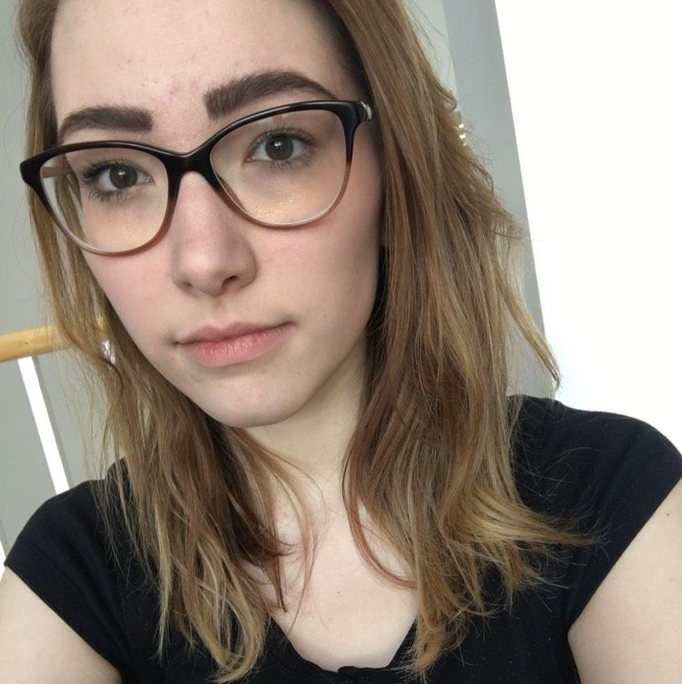 Chloe from Aurora | Woman | 21 years old