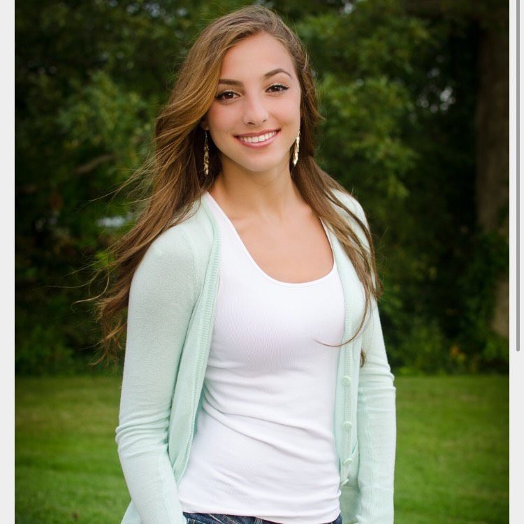 Chloe from South Lyon | Woman | 21 years old