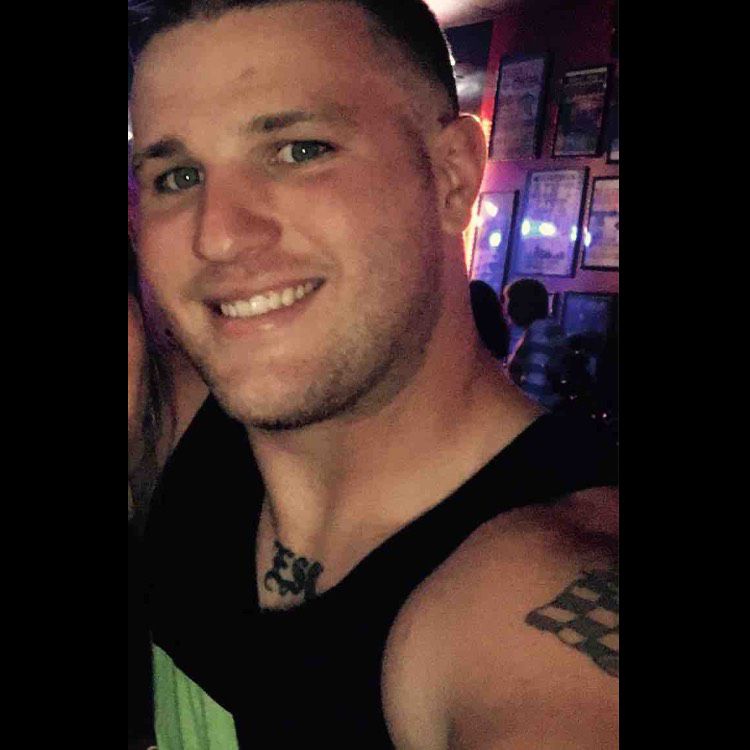 Levi from Cudahy | Man | 27 years old