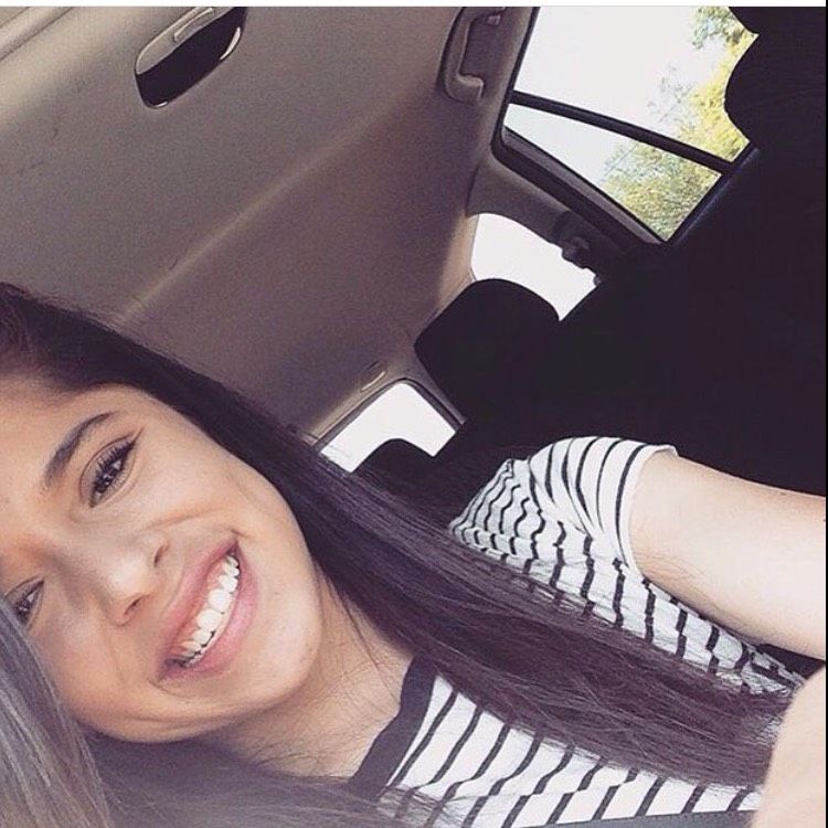 Lily from Erie | Woman | 19 years old