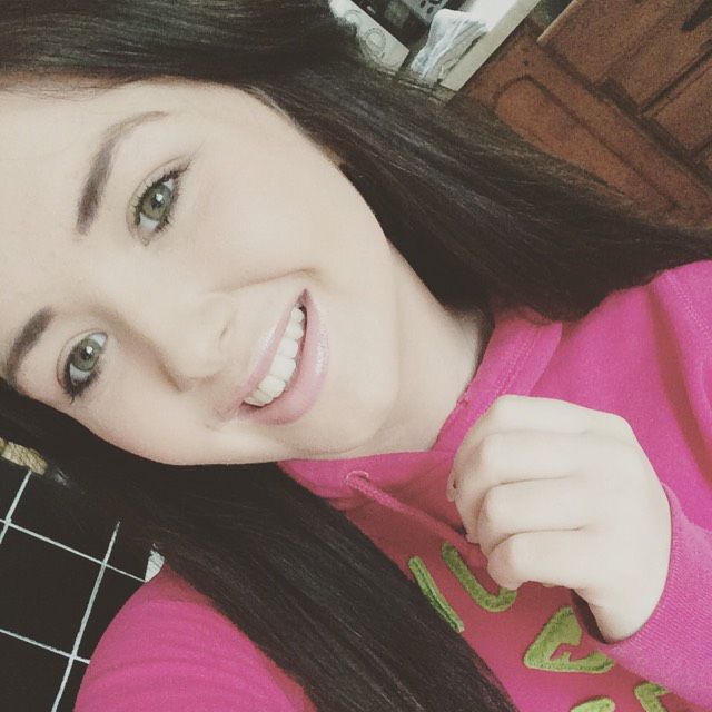 Evelyn from Houma | Woman | 20 years old