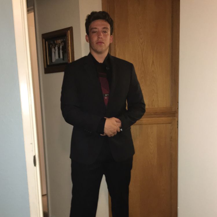 Ethan from Woodlake | Man | 21 years old