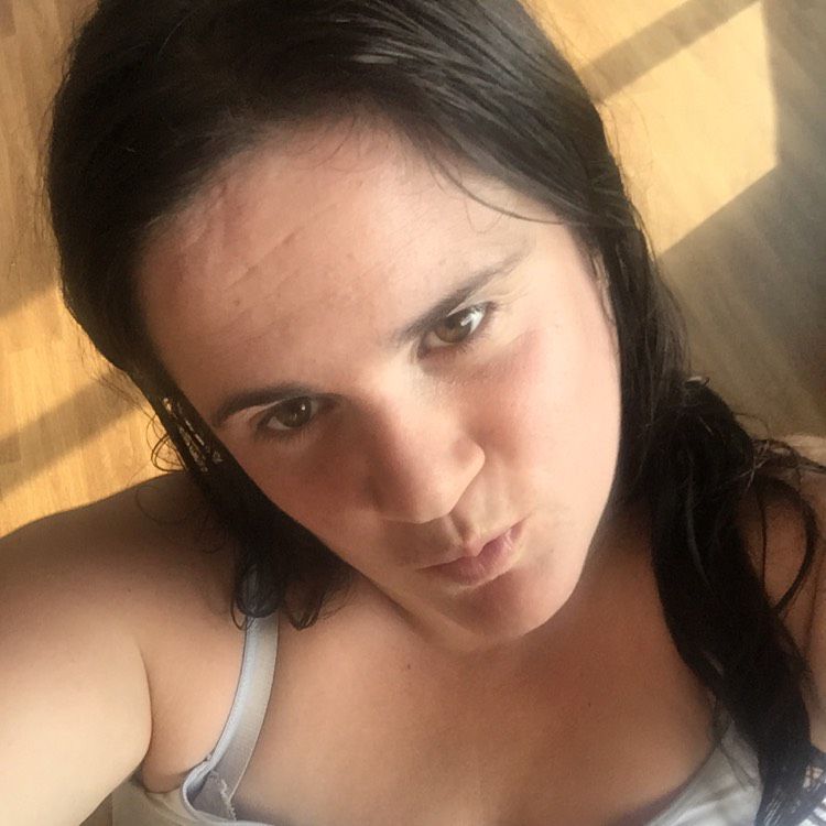 Nora from Newnan | Woman | 29 years old