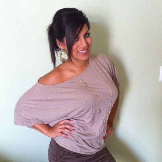 Emma from Pleasant Hill | Woman | 24 years old