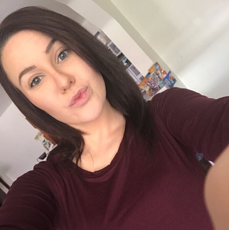 Eliana from College Park | Woman | 22 years old