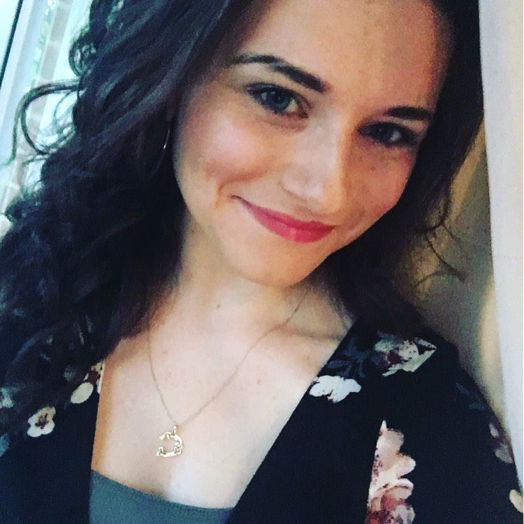 Emma from Forks | Woman | 21 years old
