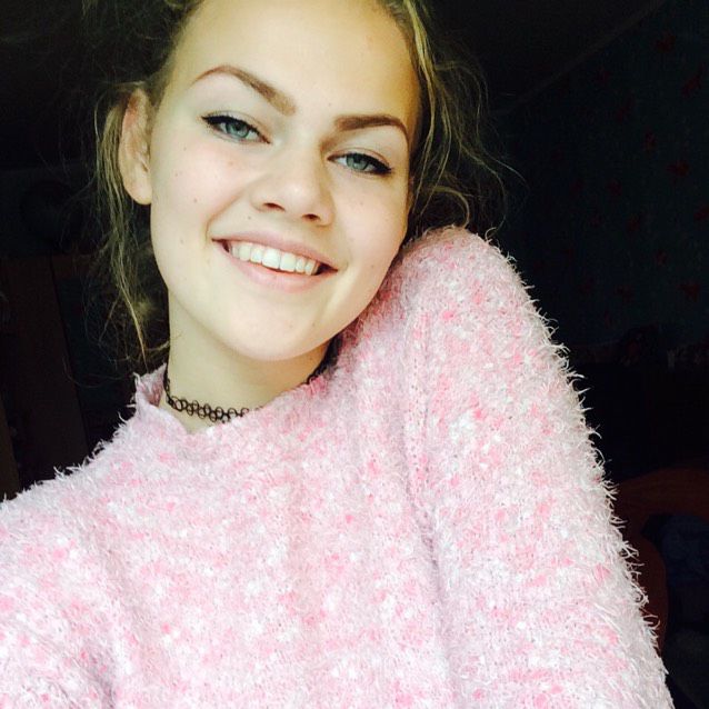 Charlotte from Struthers | Woman | 21 years old