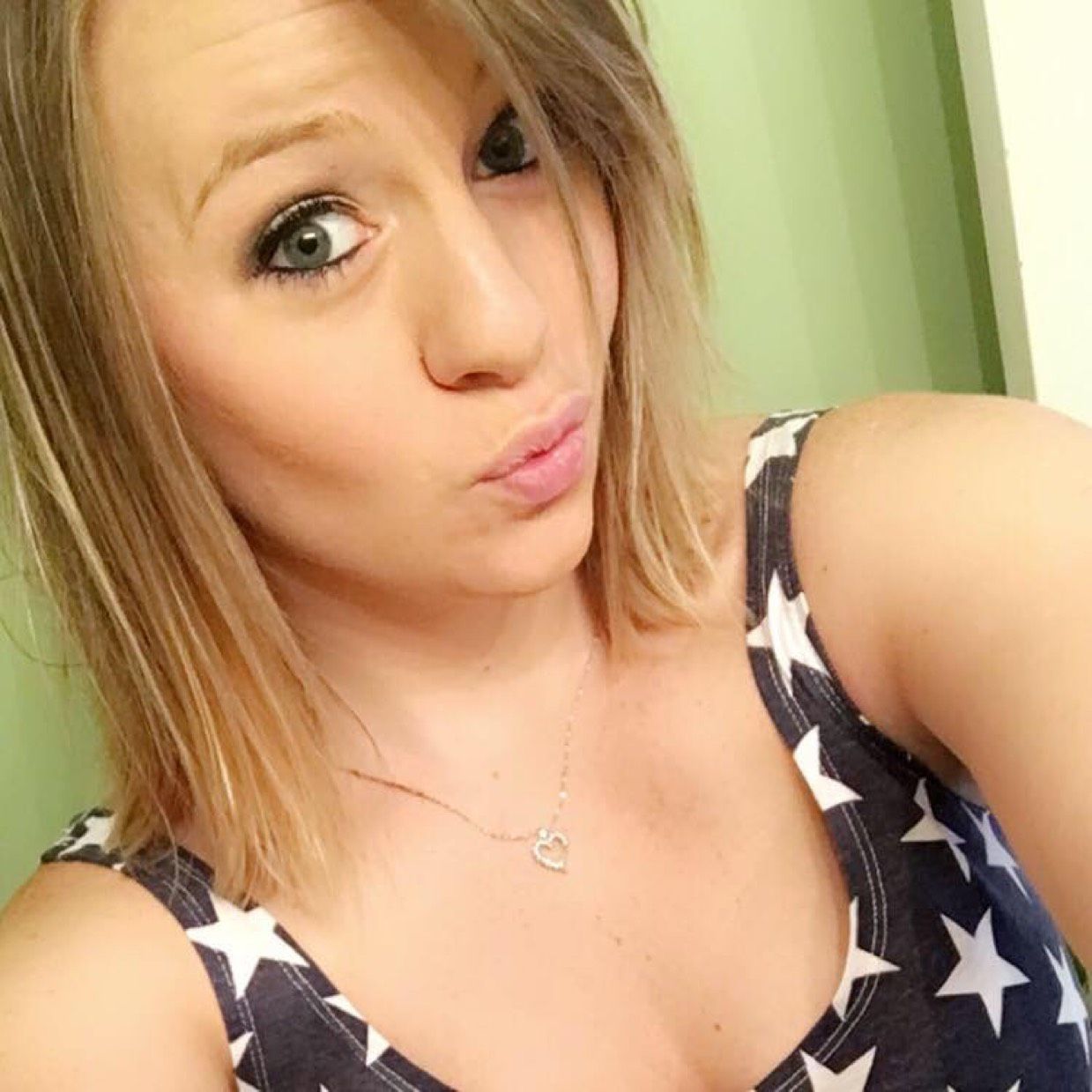 Ellie from Ashland | Woman | 35 years old