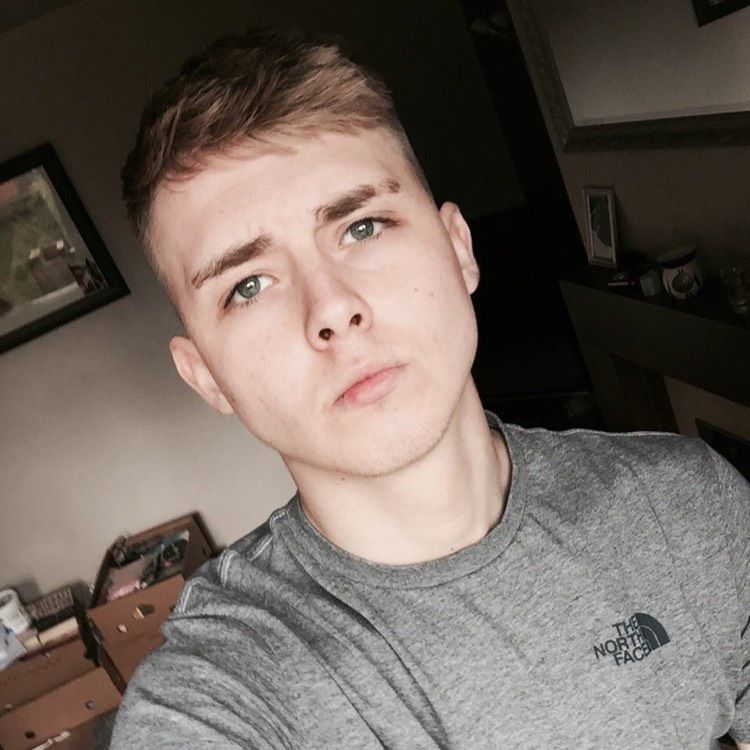 Liam from Porter | Man | 22 years old