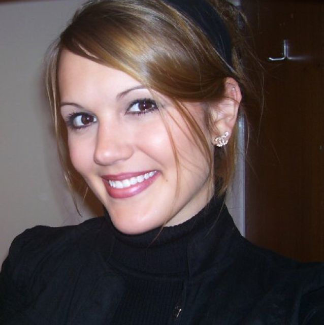 Emma from Aurora | Woman | 31 years old