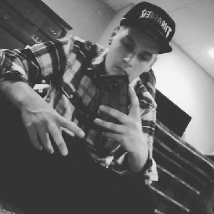 Alexander from Nicholasville | Man | 21 years old