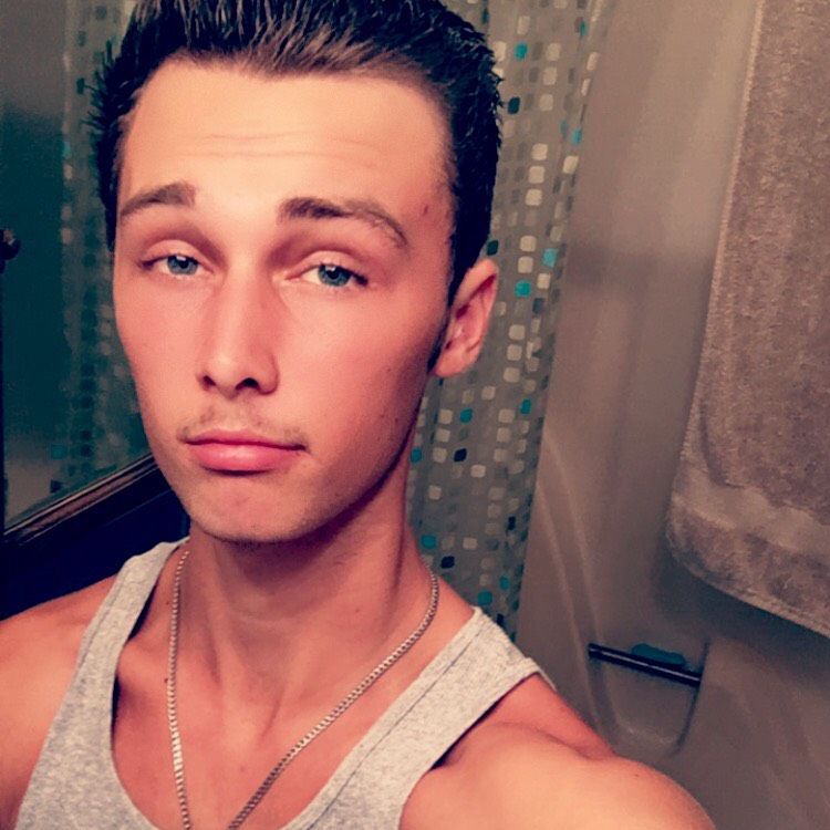 Logan from Clinton | Man | 22 years old