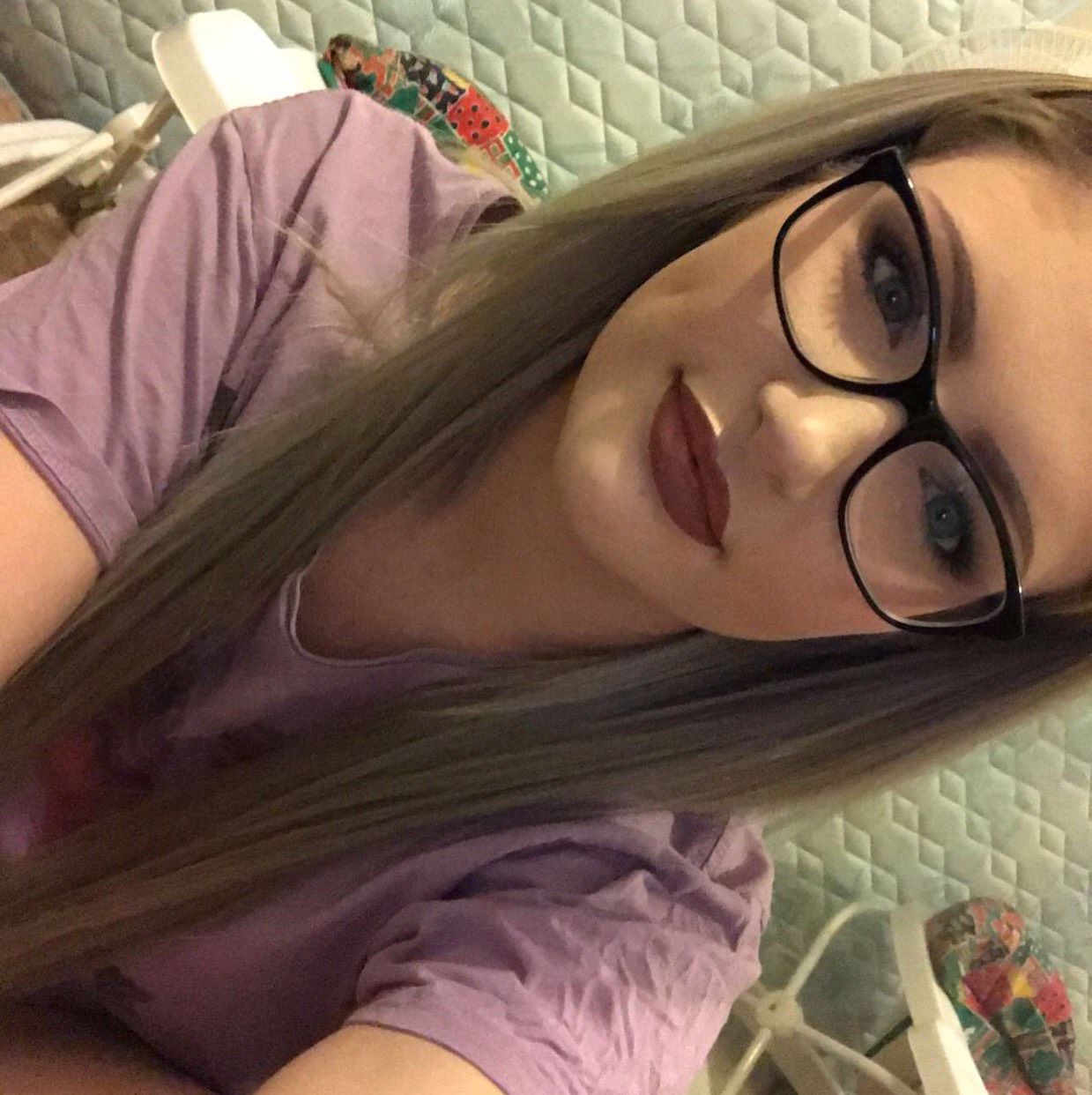 Ella from Fort Worth | Woman | 21 years old