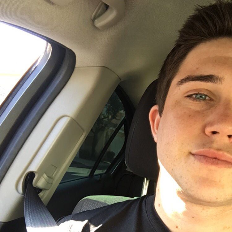 Oliver from Oak Park | Man | 23 years old