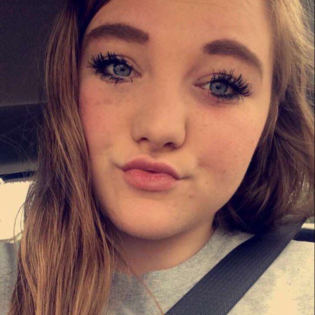 Arianna from Lansing | Woman | 19 years old
