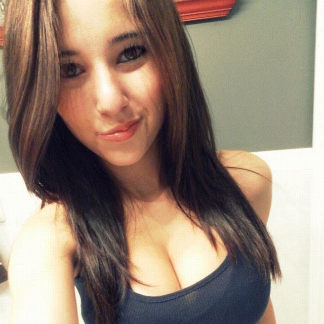 Ellie from Vernon Hills | Woman | 22 years old