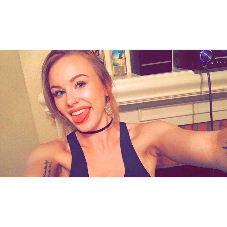 Madelyn from Deerfield | Woman | 21 years old