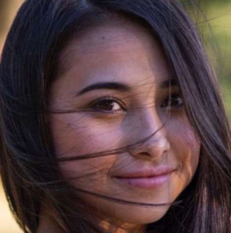 Mia from Overland Park | Woman | 20 years old